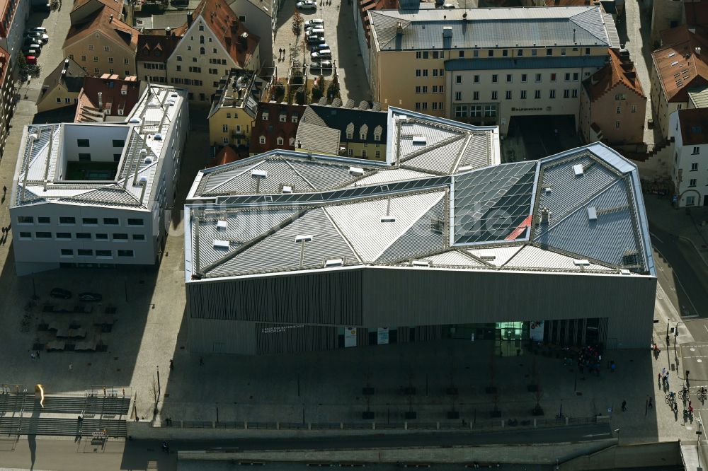 Regensburg aus der Vogelperspektive: Museums- Gebäude- Ensemble Haus der Bayerischen Geschichte in Regensburg im Bundesland Bayern, Deutschland