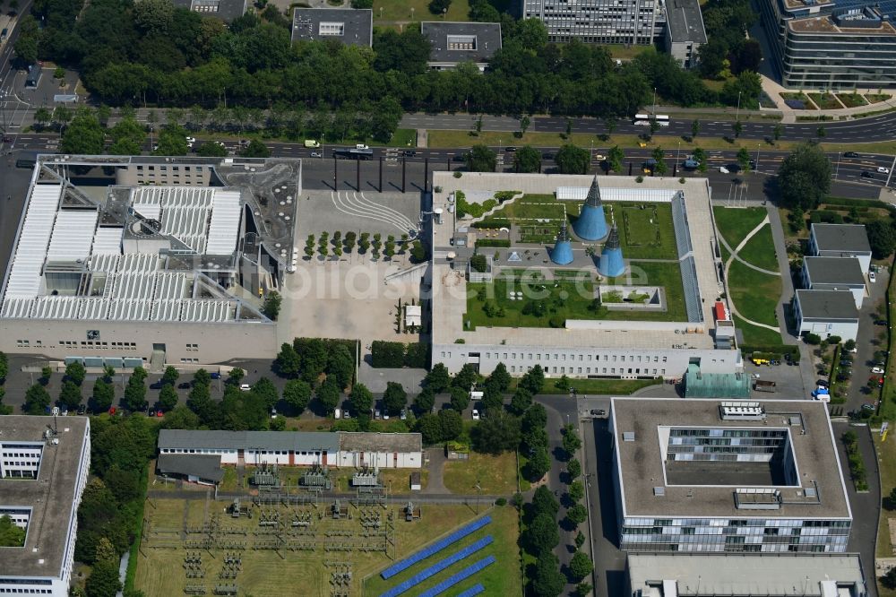 Luftbild Bonn - Museums- Gebäude- Ensemble des Kunstmuseum Bonn und der Bundeskunsthalle an der Friedrich-Ebert-Allee in Bonn im Bundesland Nordrhein-Westfalen, Deutschland