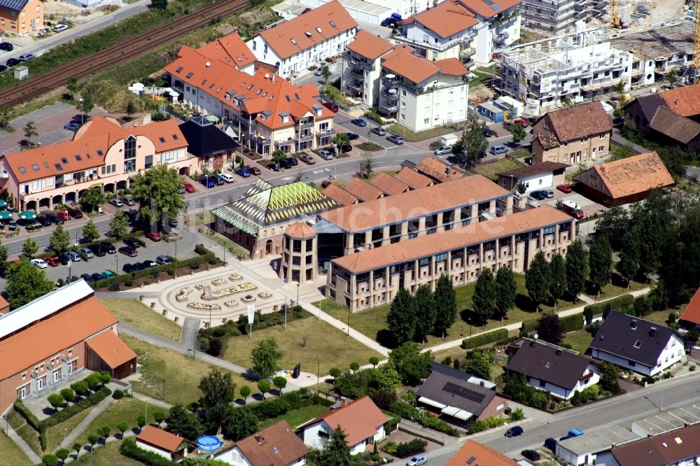 Luftaufnahme Jockgrim - Museums- Gebäude- Ensemble Ziegeleimuseum der ehemaligen Ziegelei Ludovici in Jockgrim im Bundesland Rheinland-Pfalz