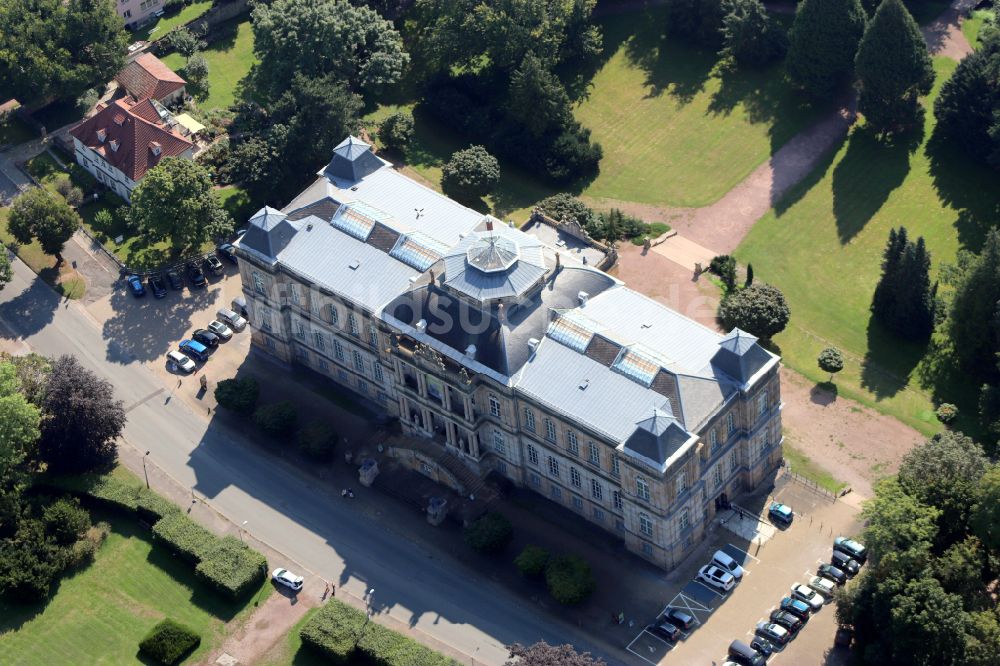 Luftaufnahme Gotha - Museums- Gebäude Herzogliches Museum im Schlosspark im Stadtzentrum von Gotha im Bundesland Thüringen