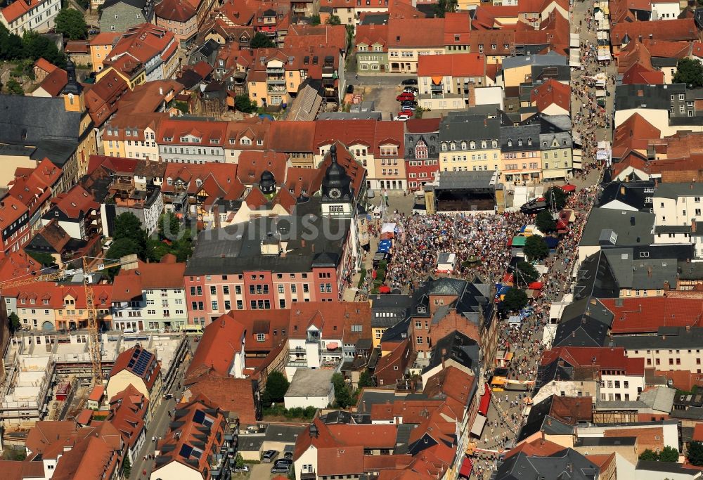 Rudolstadt aus der Vogelperspektive: Musikfestival auf dem Markt von Rudolstadt im Bundesland Thüringen