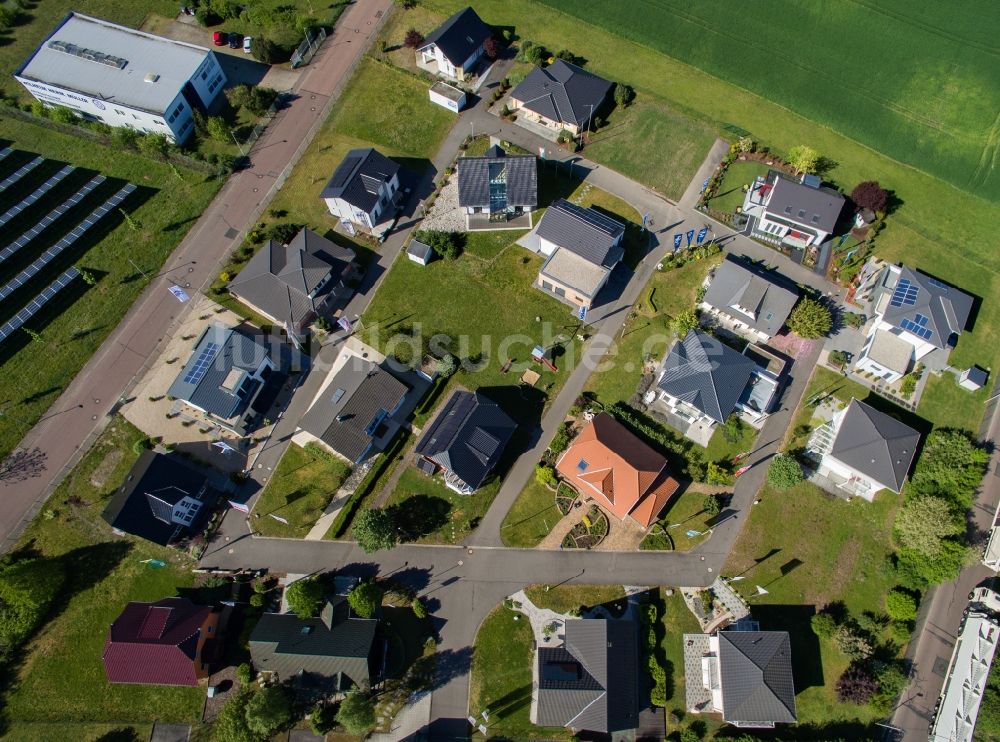 Luftbild Schkeuditz - Musterhaus- Einfamilienhaus- Siedlung im Ortsteil Dölzig in Schkeuditz im Bundesland Sachsen, Deutschland
