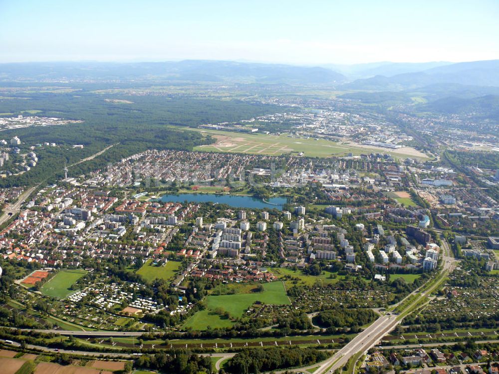 Freiburg Betzenhausen von oben - Naherholungsgebiet Seepark in Freiburg, Baden-Württemberg