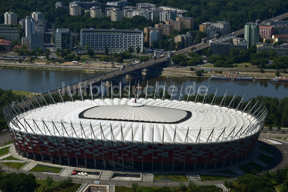 Warschau von oben - National Stadion im Stadtteil Praga am Weichselufer in Warschau in Polen