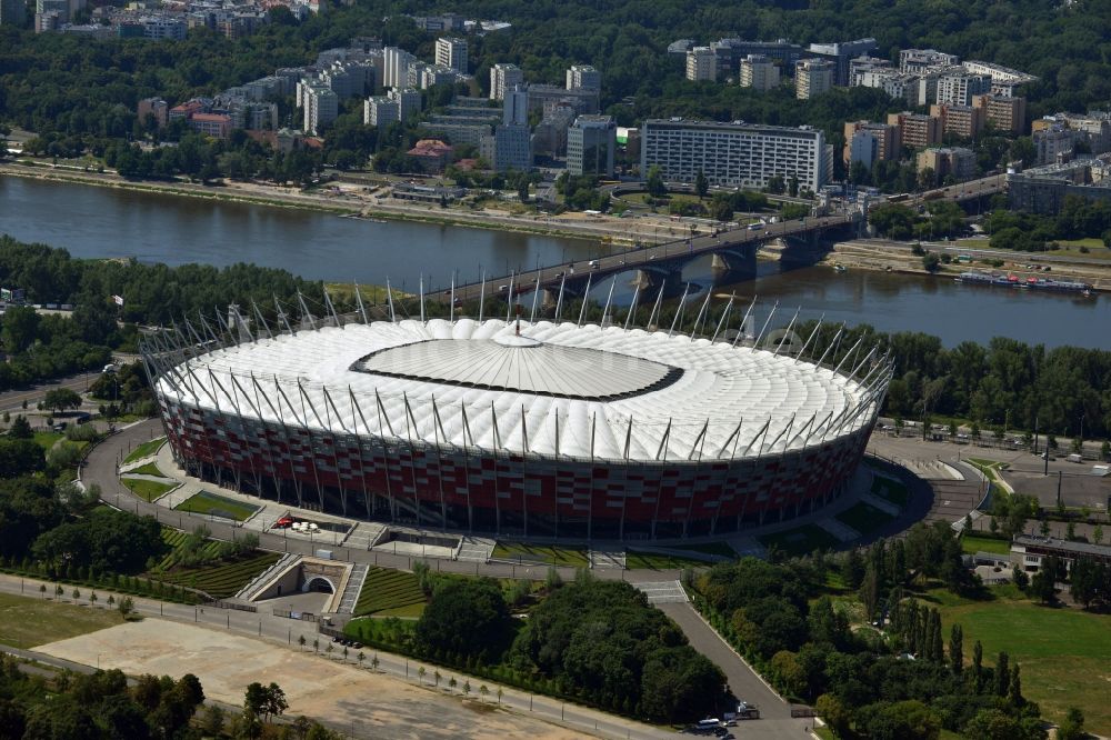 Luftaufnahme Warschau - National Stadion im Stadtteil Praga am Weichselufer in Warschau in Polen