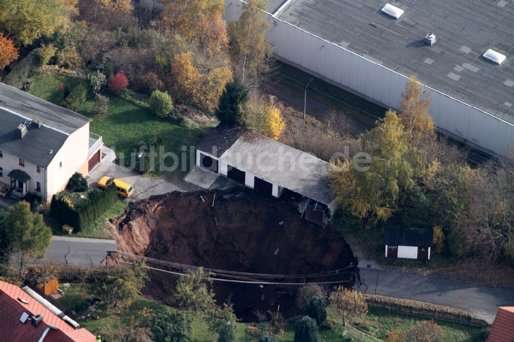 Luftbild Schmalkalden - Natur- Katastrophe durch Erdfall und Krater - Bildung im Stadtbereich von Schmalkalden im Bundesland Thüringen