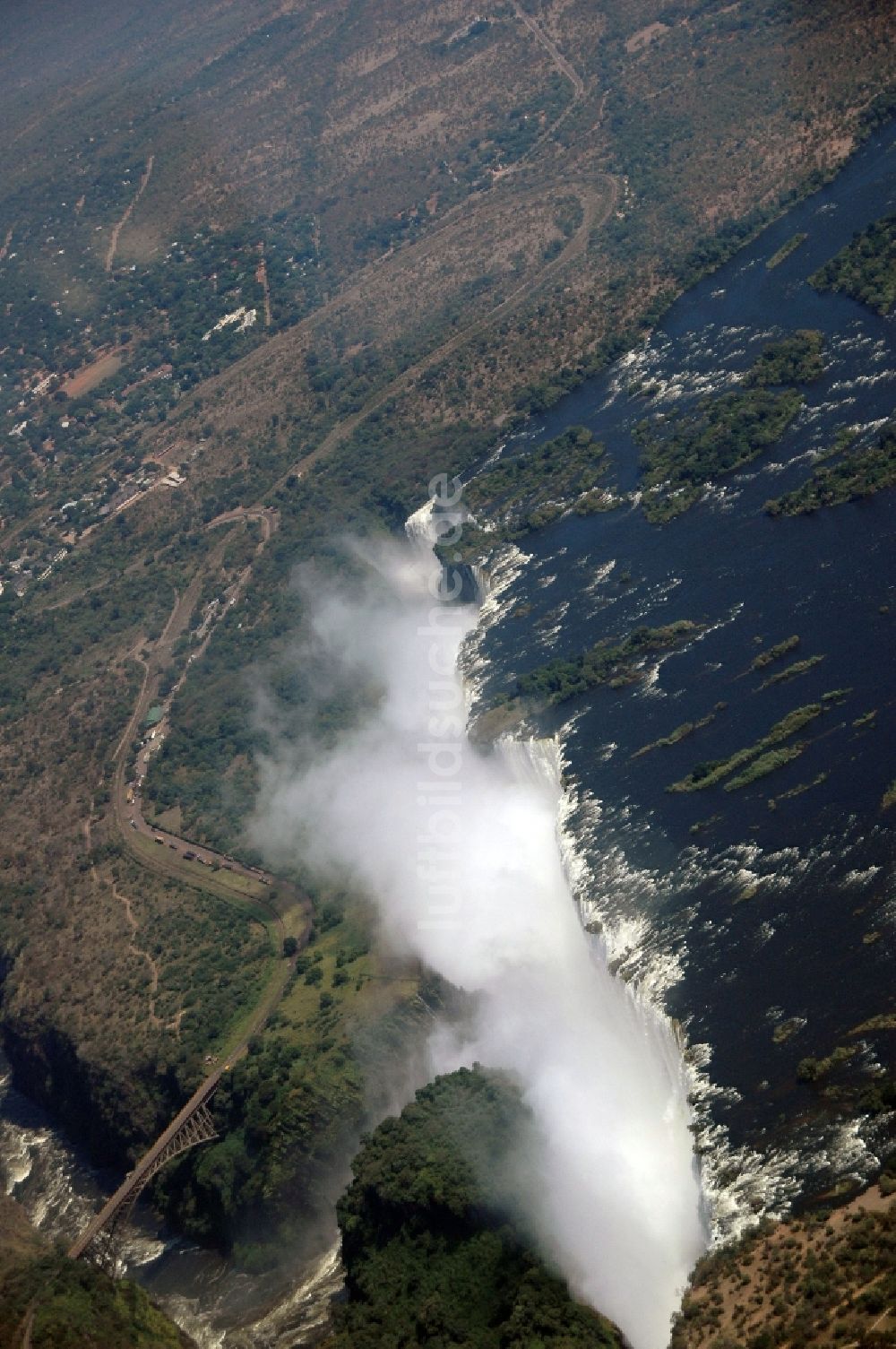 Luftbild Victoria Falls - Naturschauspiel Victoriafälle in Matabeleland North Province, Simbabwe