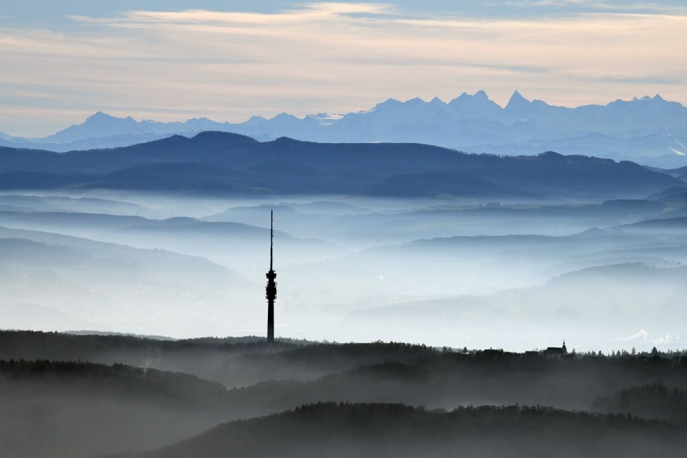 Luftbild Bettingen - Nebel- Bedeckung über dem Fernsehturm St. Chrischona in Bettingen im Kanton Basel, Schweiz