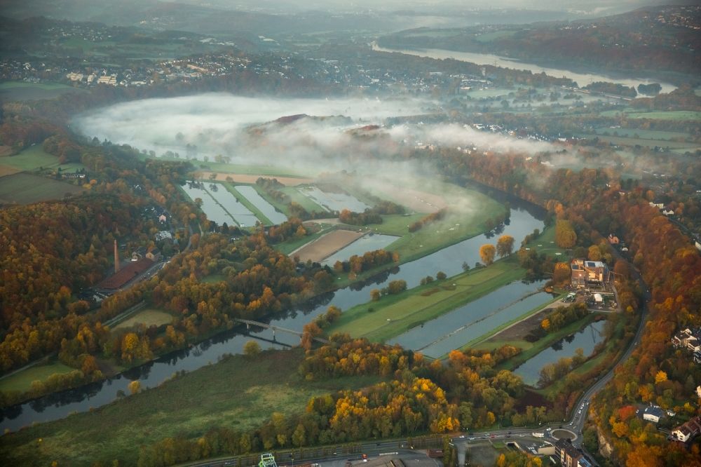 Luftaufnahme Witten - Nebel und Morgenstimmung über Wassergewinnungsanlagen am Ufer des Flusses in Witten im Bundesland Nordrhein-Westfalen