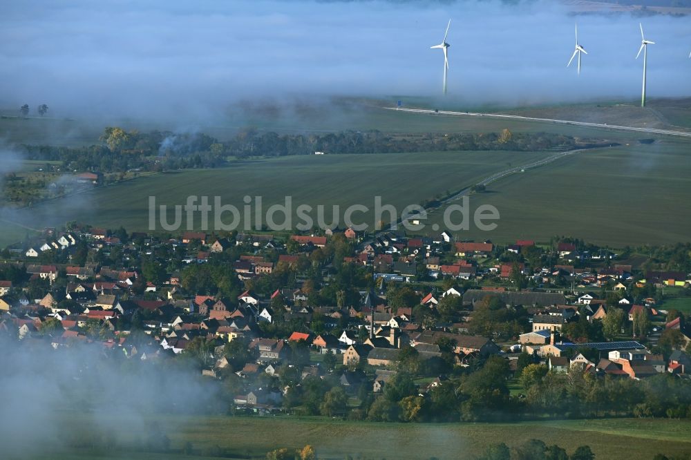 Artern/Unstrut aus der Vogelperspektive: Nebel- und Wolken- Schicht in Artern/Unstrut im Bundesland Thüringen, Deutschland