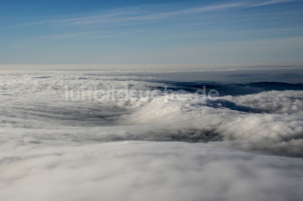 Bärnau von oben - Nebel- und Wolken- Schicht in Bärnau im Bundesland Bayern, Deutschland