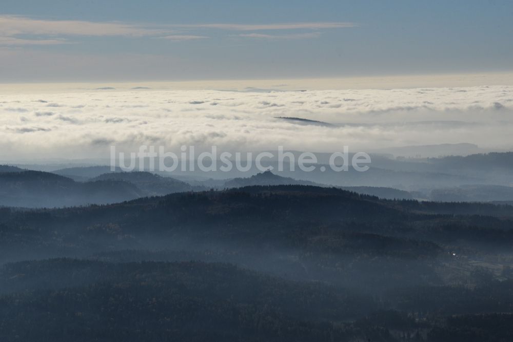 Luftbild Flossenbürg - Nebel- und Wolken- Schicht in Flossenbürg im Bundesland Bayern, Deutschland