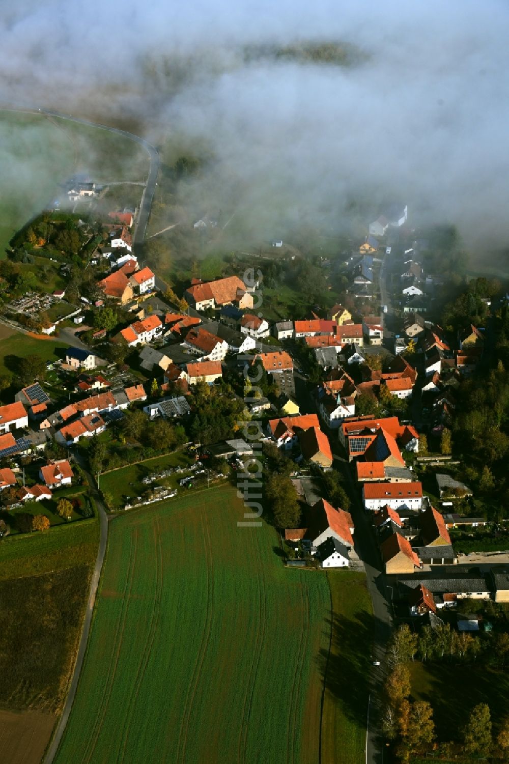 Luftaufnahme Roth - Nebel- und Wolken- Schicht in Roth im Bundesland Rheinland-Pfalz, Deutschland