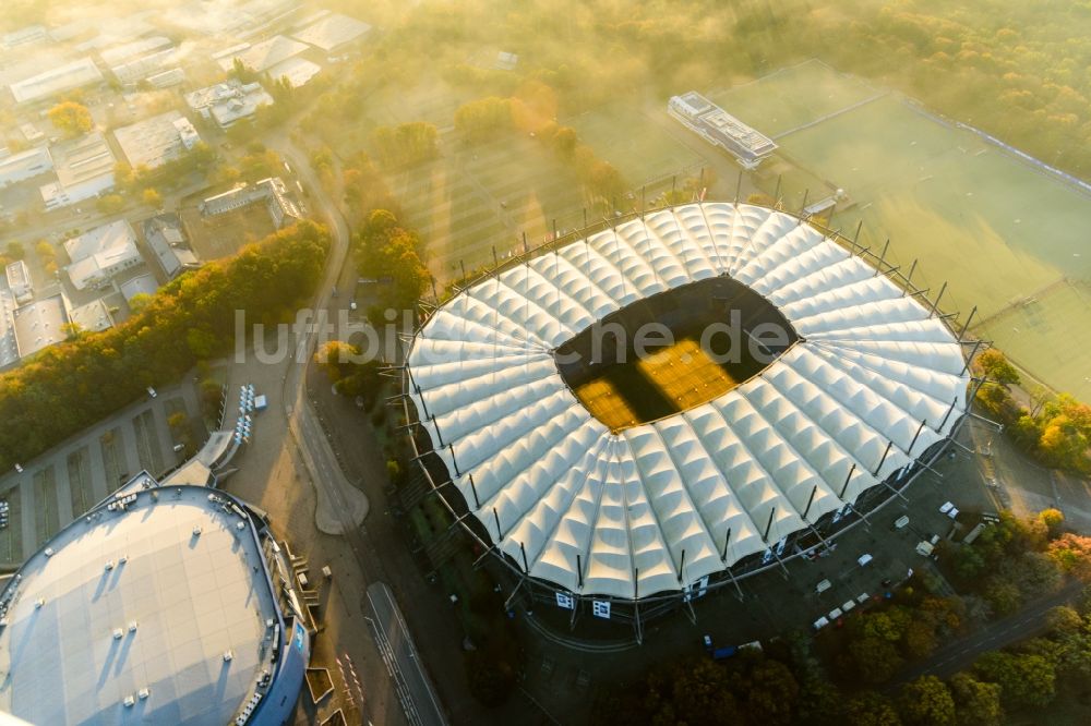 Luftbild Hamburg - Nebelbedecktes Stadion Volksparkstadion des Hamburger HSV in Hamburg