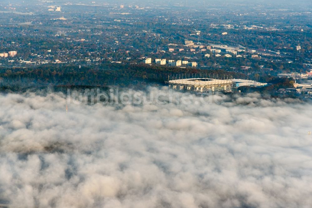Luftaufnahme Hamburg - Nebelbedecktes Stadion Volksparkstadion des Hamburger HSV in Hamburg