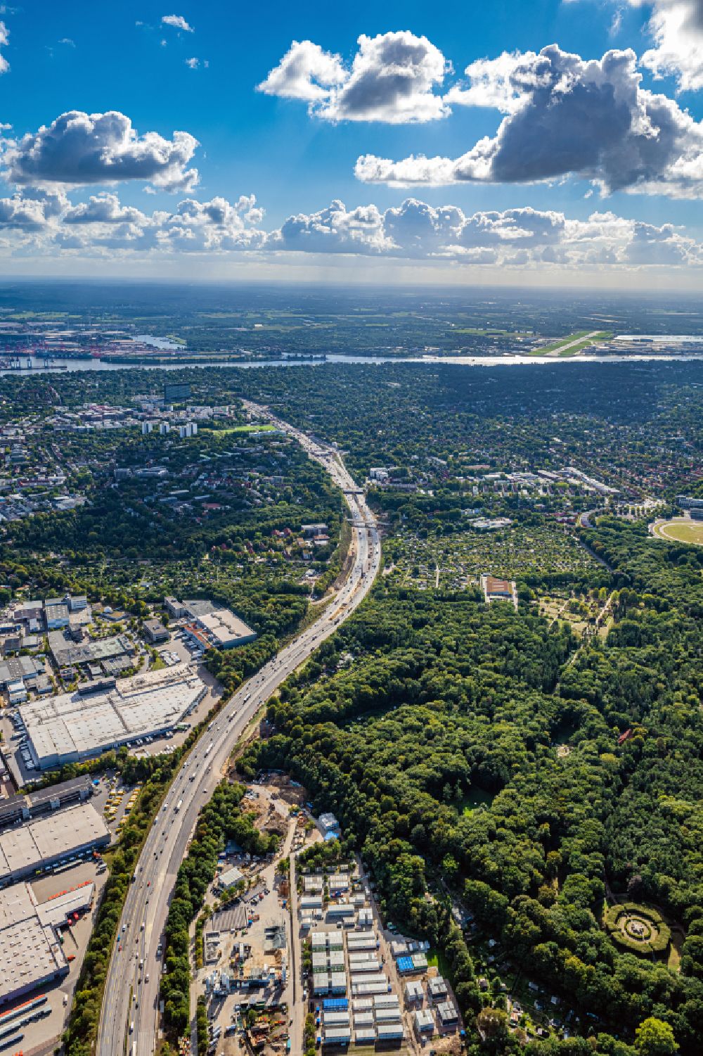Hamburg aus der Vogelperspektive: Neubau des Autobahn- Tunnelbauwerk der BAB A7 Bahrenfelder Deckel in Hamburg, Deutschland