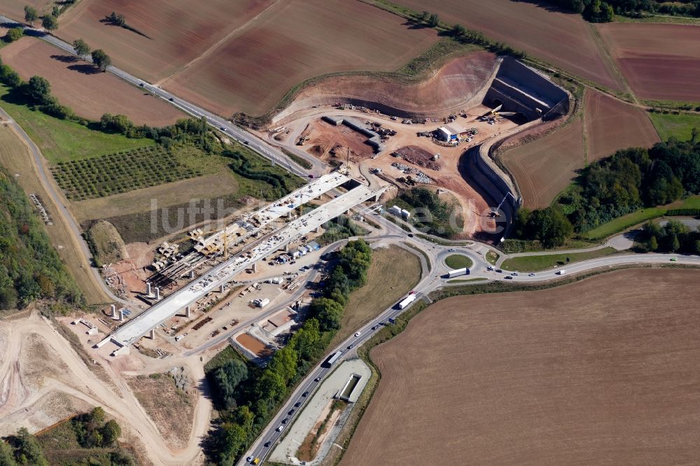 Sontra von oben - Neubau des Autobahn- Tunnelbauwerk der BAB A44 in Sontra im Bundesland Hessen, Deutschland
