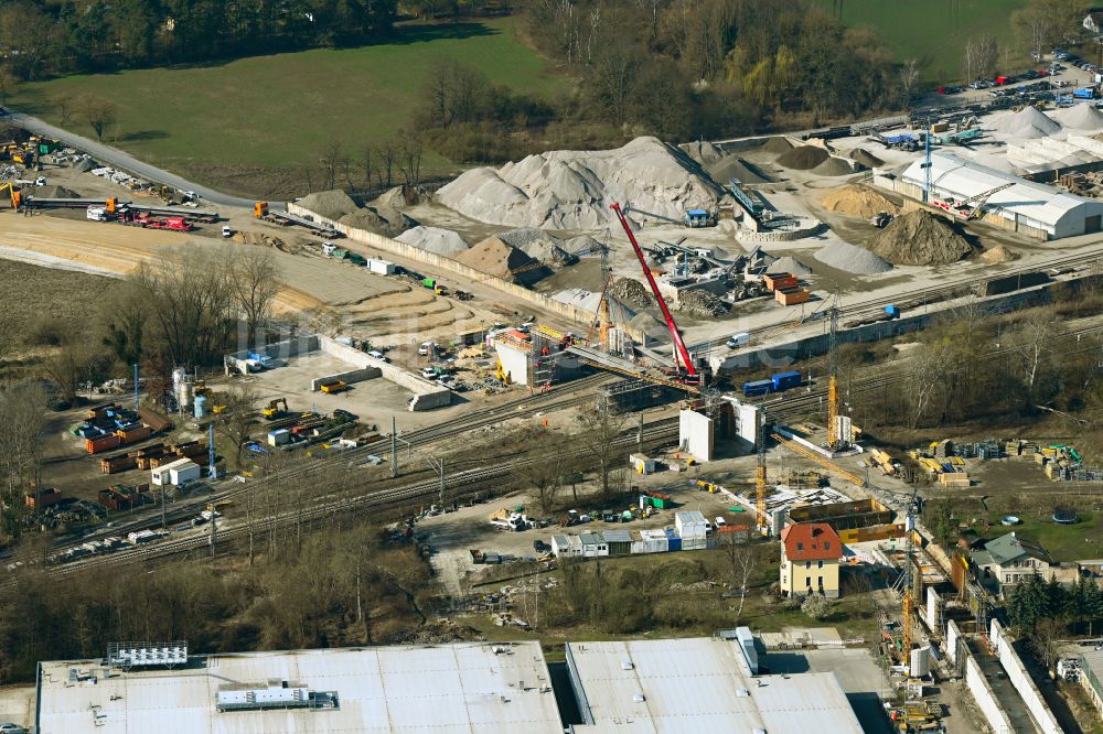 Zossen aus der Vogelperspektive: Neubau des Bahn- Brückenbauwerk und Tunnelbau in Zossen im Bundesland Brandenburg, Deutschland