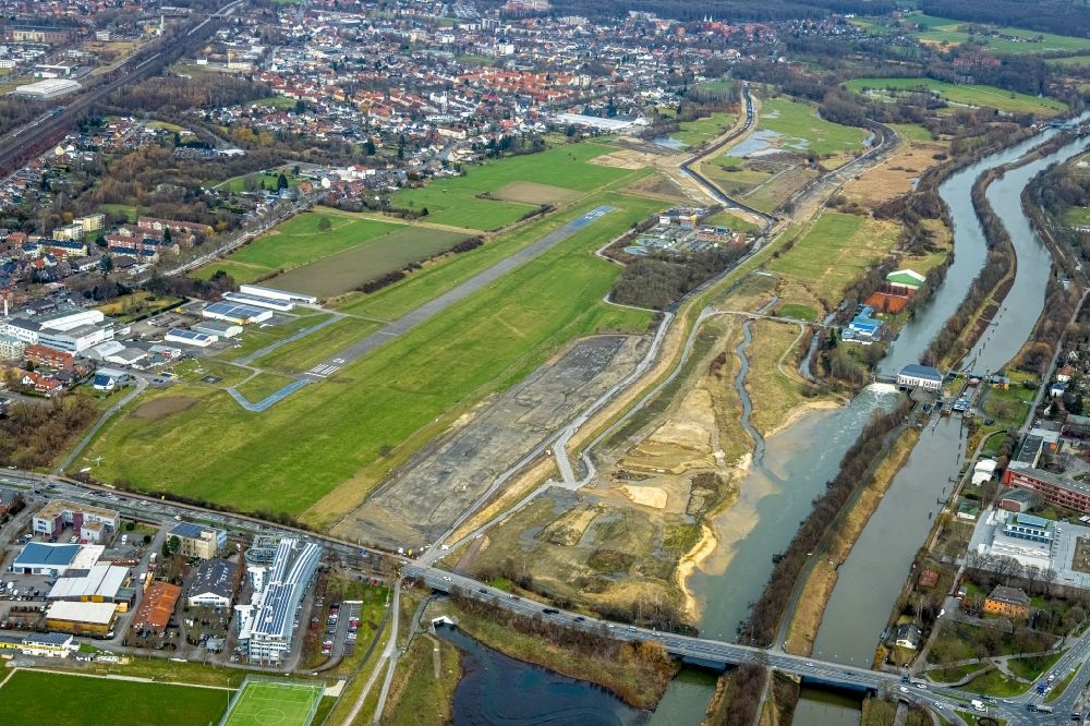 Hamm von oben - Neubau- Baustelle für eine Dammverlegung an der Lippe im Ortsteil Heessen in Hamm im Bundesland Nordrhein-Westfalen, Deutschland