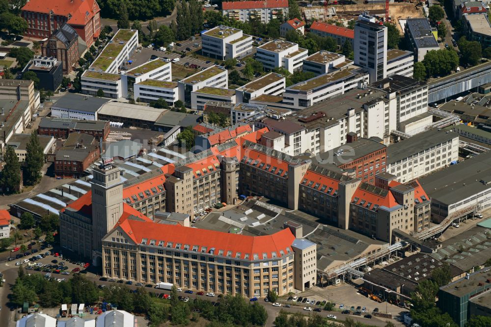 Luftbild Berlin - Neubau- Baustelle im Gewerbegebiet Behrens- Bau am Behrensufer der Spree im Ortsteil Schöneweide in Berlin, Deutschland