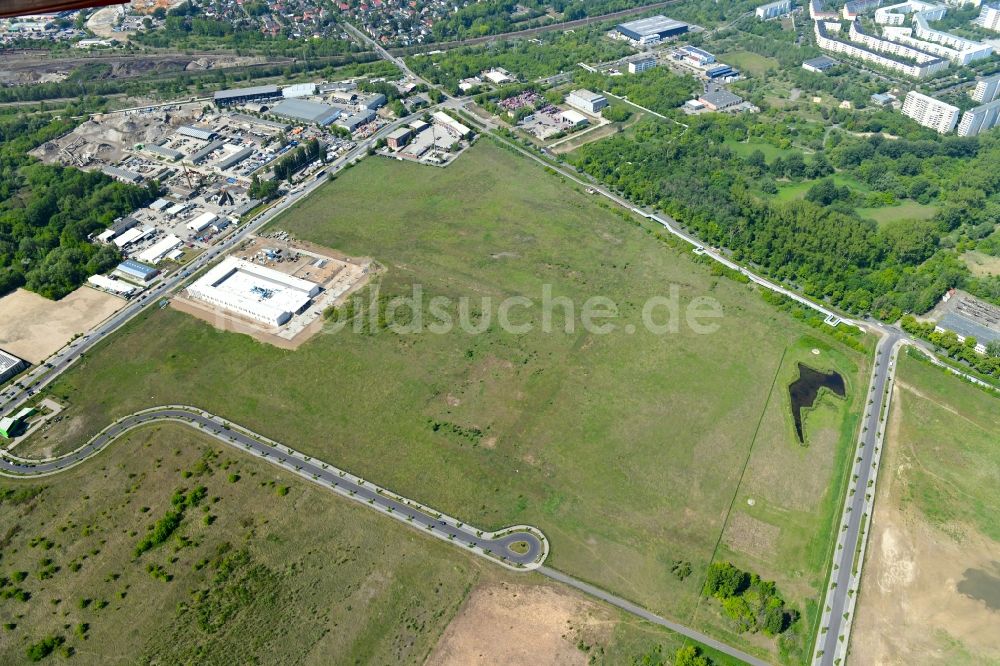 Berlin von oben - Neubau- Baustelle im Gewerbegebiet CleanTech Business Park im Ortsteil Marzahn in Berlin, Deutschland