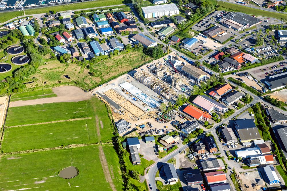 Luftaufnahme Wyk auf Föhr - Neubau- Baustelle im Gewerbegebiet Greenpark in Wyk auf Föhr im Bundesland Schleswig-Holstein, Deutschland