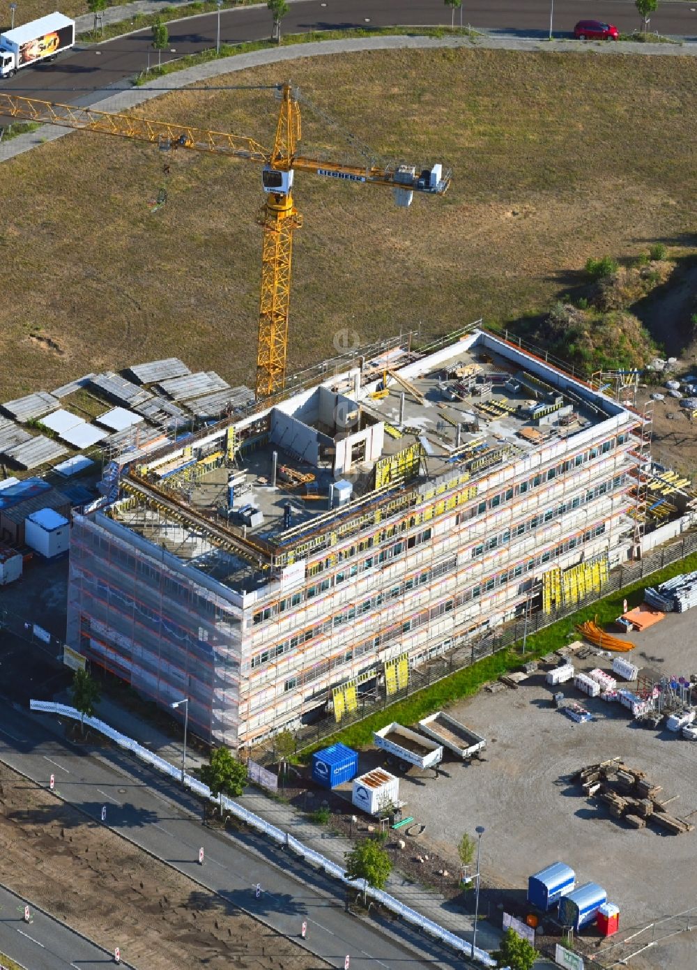 Luftbild Berlin - Neubau- Baustelle im Gewerbegebiet im Ortsteil Johannisthal in Berlin, Deutschland