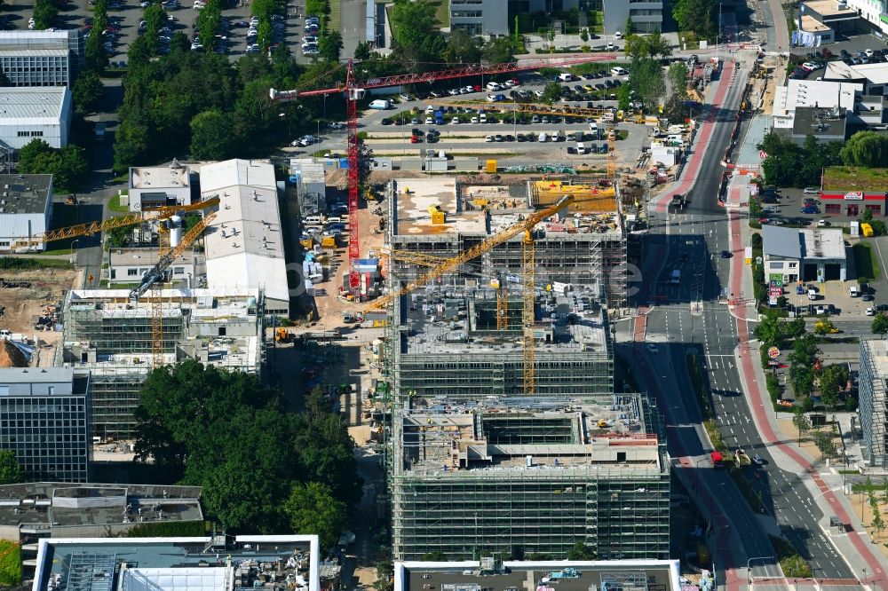Luftaufnahme Erlangen - Neubau- Baustelle im Gewerbegebiet Siemens- Campus in Erlangen im Bundesland Bayern, Deutschland