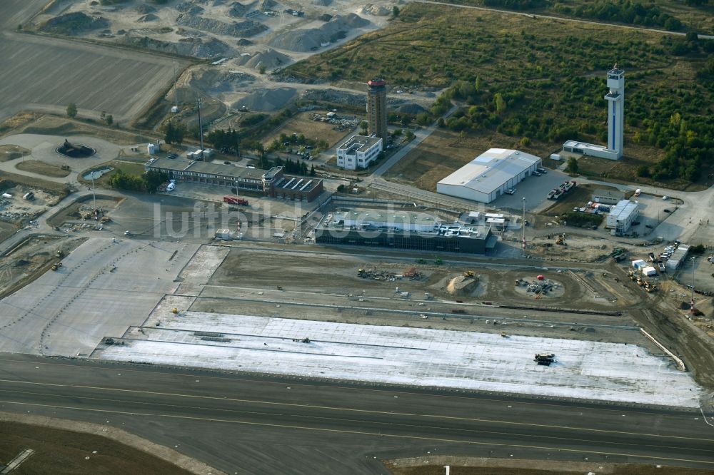 Luftbild Schönefeld - Neubau- Baustelle Regierungsflughafen - Empfangsgebäude im Protokollbereich am Flughafen BER in Schönefeld im Bundesland Brandenburg, Deutschland