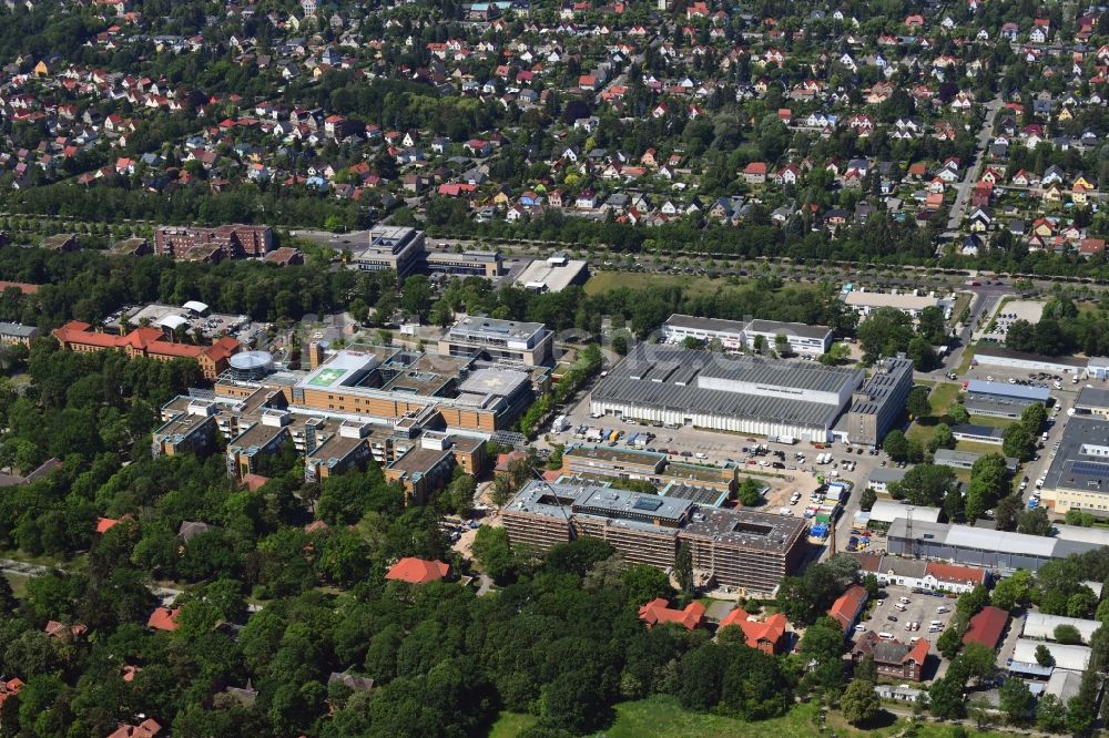 Luftaufnahme Berlin - Neubau- Baustelle für ein Rehabilitationszentrum der Rehaklinik im Ortsteil Marzahn in Berlin, Deutschland