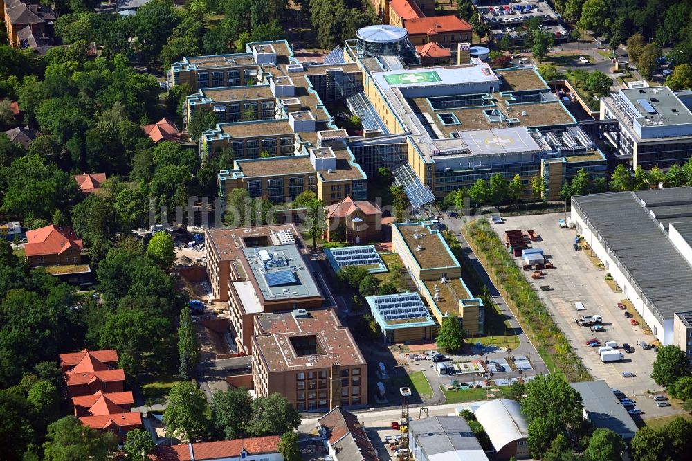 Luftbild Berlin - Neubau- Baustelle für ein Rehabilitationszentrum der Rehaklinik im Ortsteil Marzahn in Berlin, Deutschland