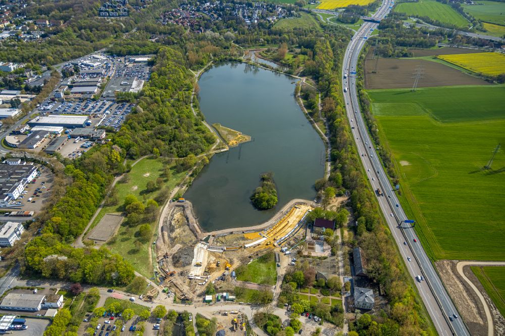 Luftbild Bochum - Neubau- Baustelle für ein Schutz- Damm Bauwerk am Harpener Bach - Ümminger See in Bochum im Bundesland Nordrhein-Westfalen, Deutschland