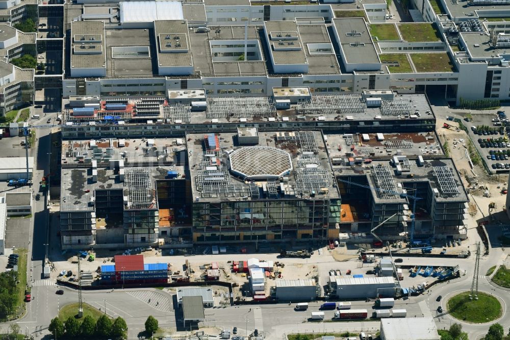 Luftbild München - Neubau - Baustelle auf dem Werksgelände der Bayerische Motoren Werke AG in München im Bundesland Bayern, Deutschland