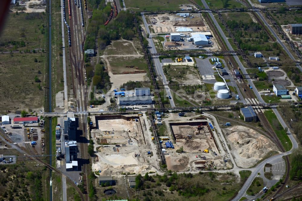 Spreetal von oben - Neubau - Baustelle auf dem Werksgelände des Industriepark Schwarze Pumpe in Spreetal im Bundesland Sachsen, Deutschland