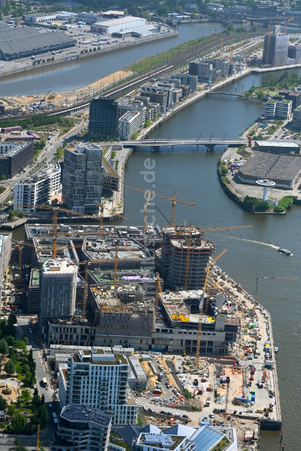 Hamburg von oben - Neubau Überseequartier am Chicagokai in der Hafencity in Hamburg, Deutschland