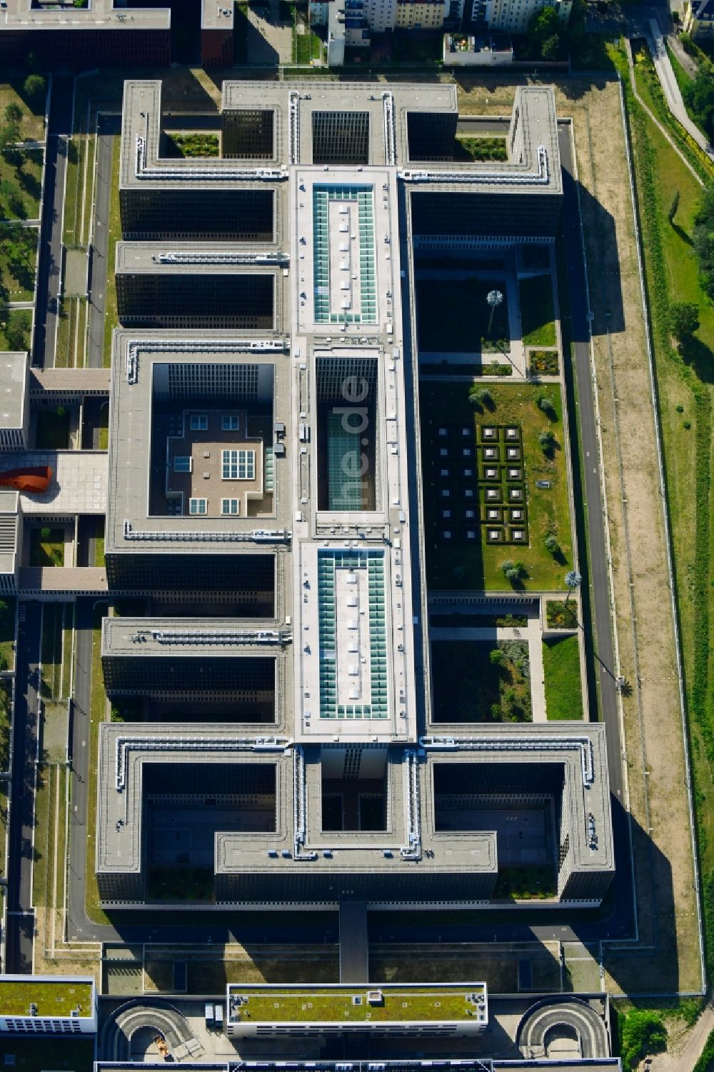 Berlin von oben - Neubau der BND-Zentrale in Berlin-Mitte an der Chausseestraße in der Hauptstadt Berlin