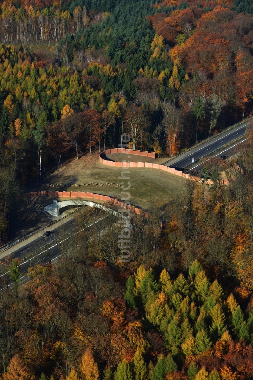 Warnitz aus der Vogelperspektive: Neubau eines Brückenbauwerkes über die BAB Autobahn A11 am Abzweig in Warnitz in der Uckermark im Bundesland Brandenburg