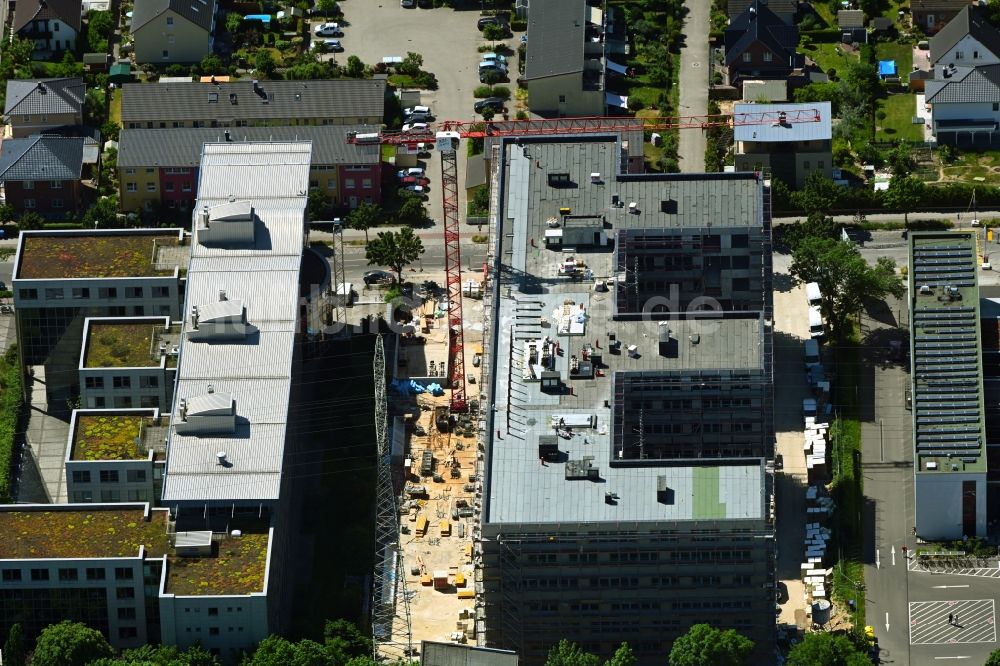Berlin von oben - Neubau eines Büro- und Geschäftshaus Alex im Ortsteil Lichtenberg in Berlin, Deutschland