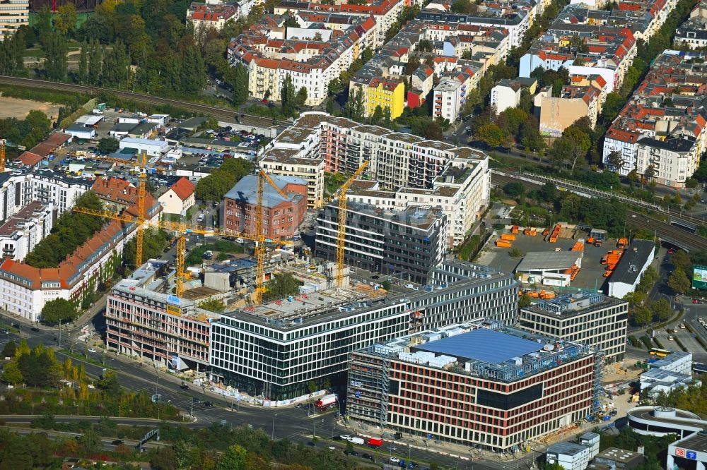 Berlin von oben - Neubau eines Büro- und Geschäftshaus Ensemble der LIP – Ludger Inholte Projektentwicklung im Ortsteil Schöneberg in Berlin, Deutschland