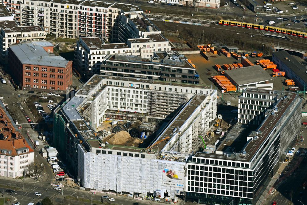 Berlin von oben - Neubau eines Büro- und Geschäftshaus Ensemble der LIP - Ludger Inholte Projektentwicklung im Ortsteil Schöneberg in Berlin, Deutschland