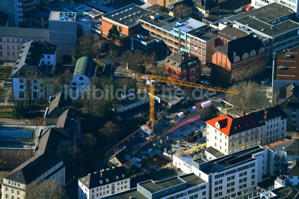 Kassel von oben - Neubau eines Büro- und Geschäftshauses am Akazienweg in Kassel im Bundesland Hessen, Deutschland