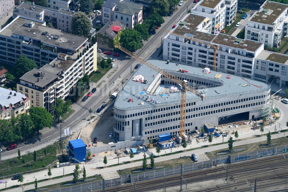 Augsburg von oben - Neubau eines Büro- und Geschäftshauses in Augsburg im Bundesland Bayern, Deutschland