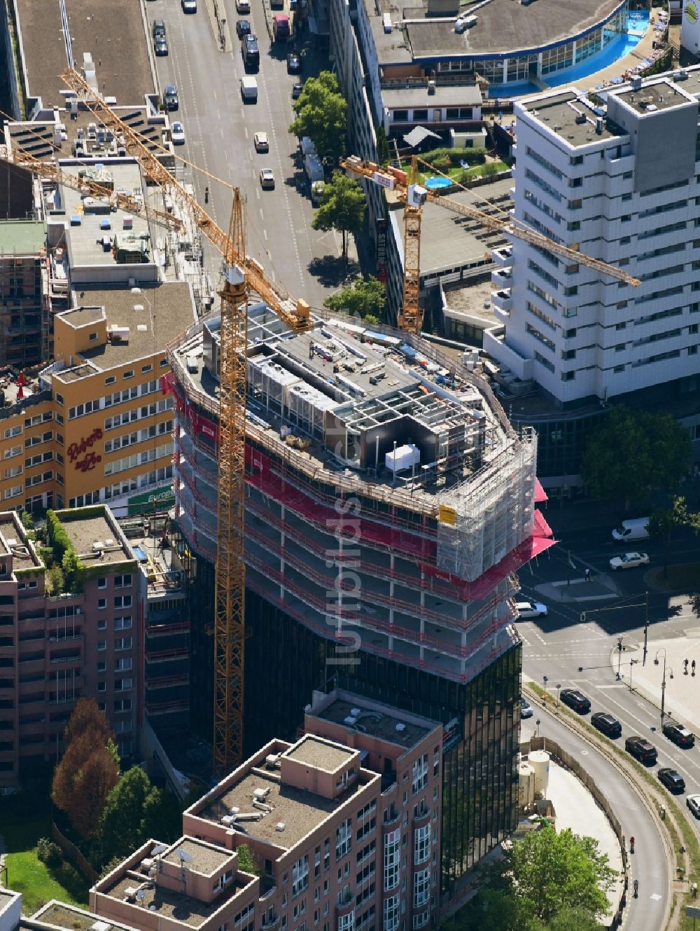 Luftbild Berlin - Neubau eines Büro- und Geschäftshauses an der Budapester Straße Ecke Kurfürstenstraße im Ortsteil Tiergarten in Berlin, Deutschland