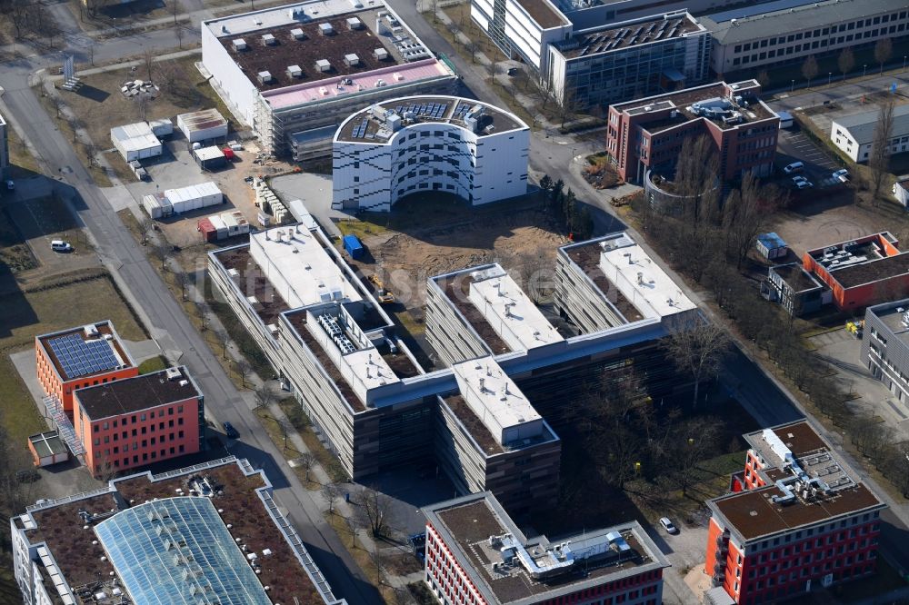 Berlin von oben - Neubau eines Büro- und Geschäftshauses DanGreen in Berlin, Deutschland