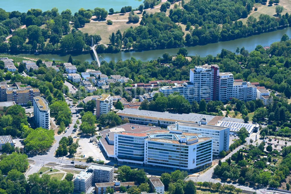 Stuttgart aus der Vogelperspektive: Neubau eines Büro- und Geschäftshauses Deutsche Rentenversicherung Baden-Württemberg im Ortsteil Freiberg in Stuttgart im Bundesland Baden-Württemberg, Deutschland