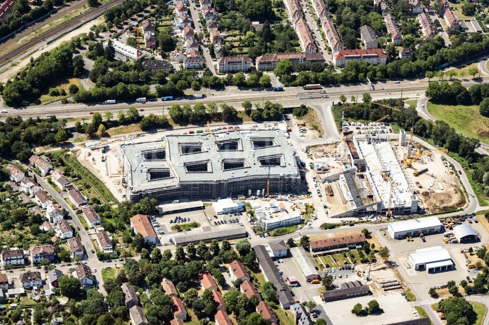 Luftbild Karlsruhe - Neubau eines Büro- und Geschäftshauses der dm-drogerie markt GmbH + Co. KG in Karlsruhe im Bundesland Baden-Württemberg, Deutschland