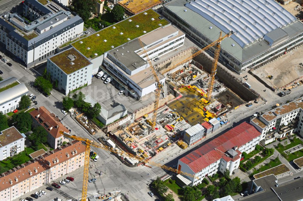 München von oben - Neubau eines Büro- und Geschäftshauses FABRIK office in München im Bundesland Bayern, Deutschland
