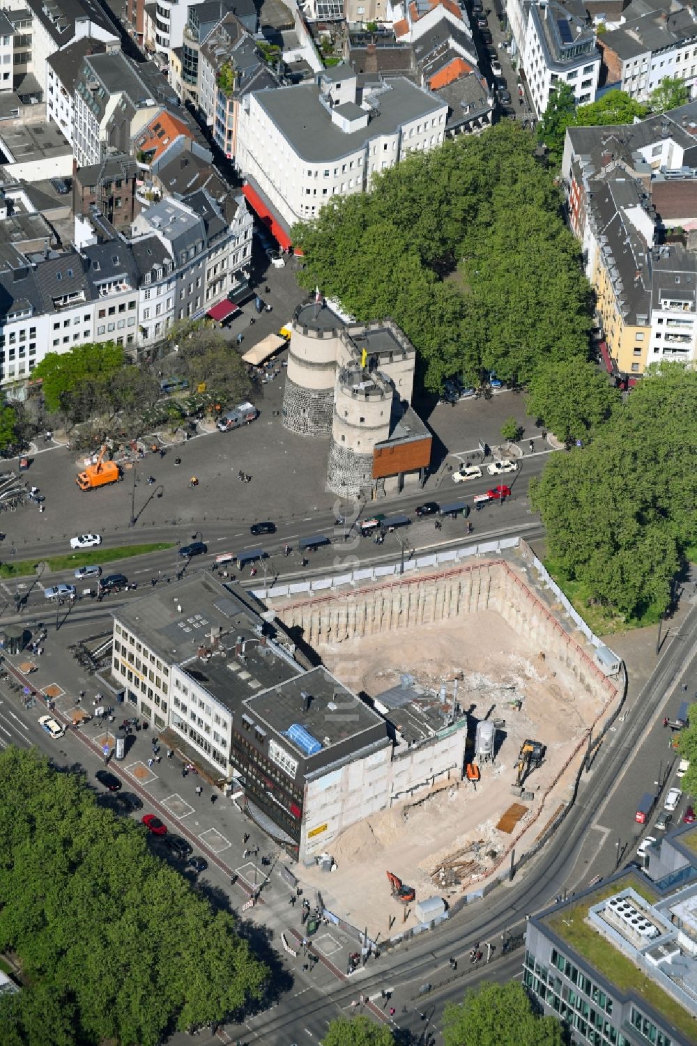 Luftbild Köln - Neubau eines Büro- und Geschäftshauses an der Hahnentorburg in Köln im Bundesland Nordrhein-Westfalen, Deutschland