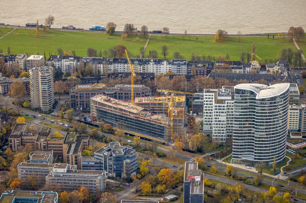 Düsseldorf von oben - Neubau eines Büro- und Geschäftshauses KAP1 in Düsseldorf im Bundesland Nordrhein-Westfalen, Deutschland