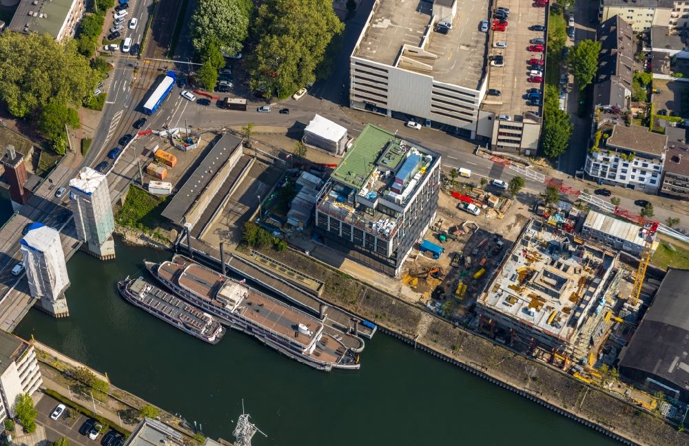 Luftbild Duisburg - Neubau eines Büro- und Geschäftshauses Krankikom und Hotel Plateno in Duisburg im Bundesland Nordrhein-Westfalen, Deutschland